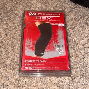 NEW McDavid HEX protective knee pads